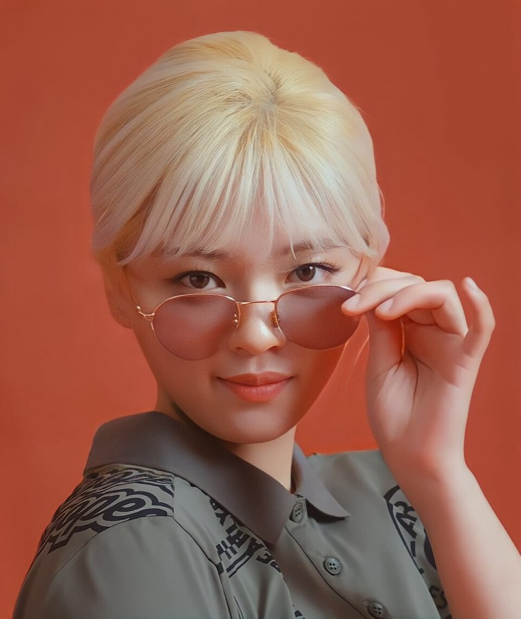 Jeongyeon photo