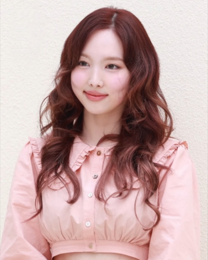 Nayeon photo