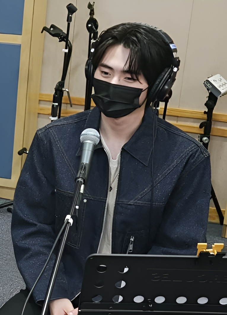 Sunghoon photo